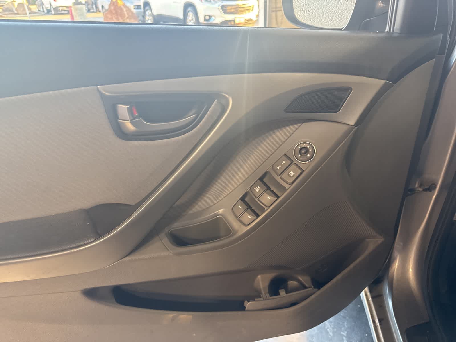 Thumbnail: 2013 Hyundai Elantra - 18