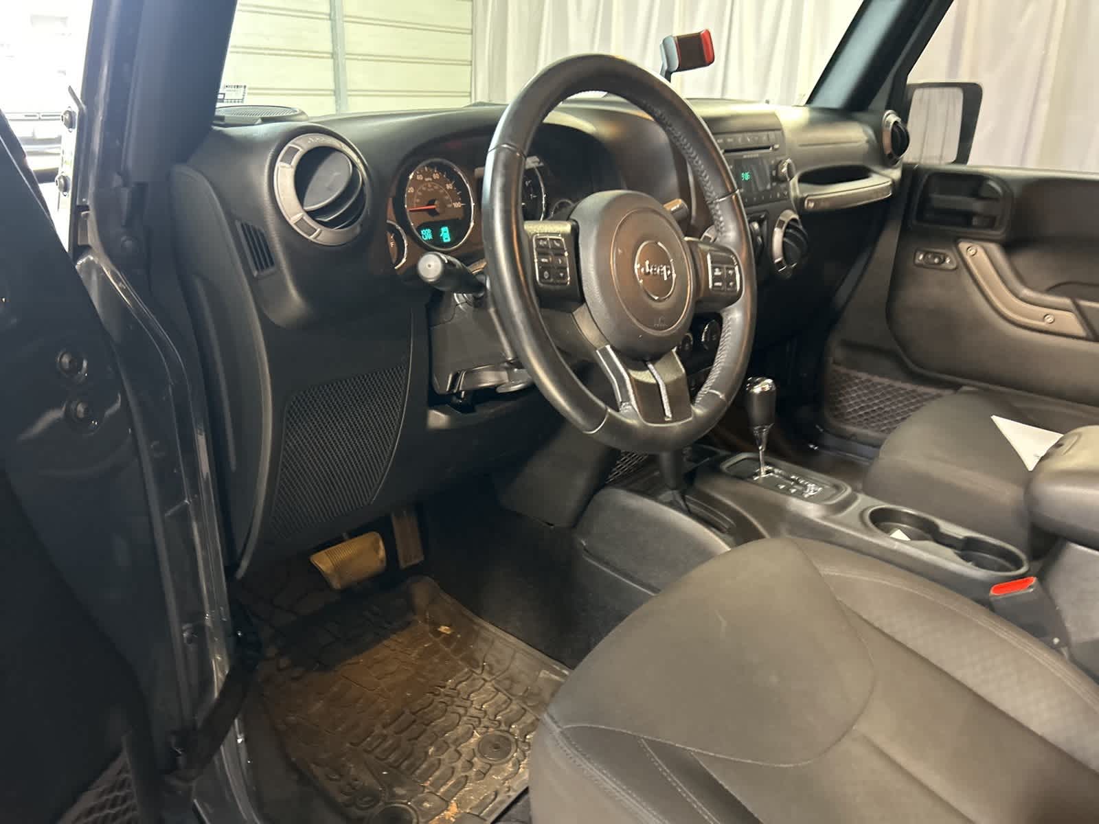 Thumbnail: 2016 Jeep Wrangler - 24