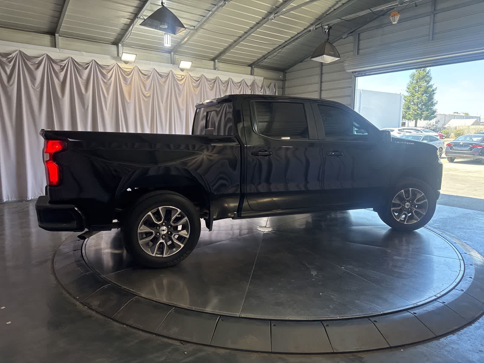 Thumbnail: 2021 Chevrolet Silverado 1500 - 4