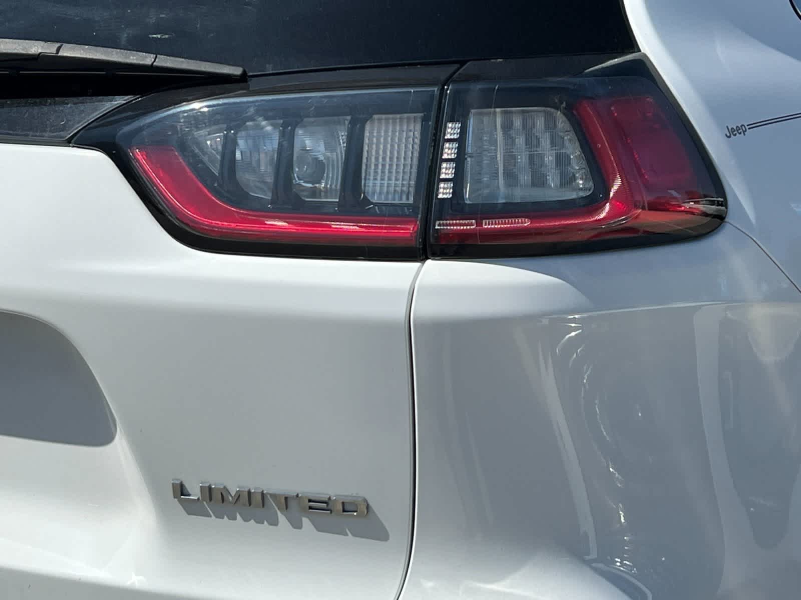 Thumbnail: 2019 Jeep Cherokee - 26