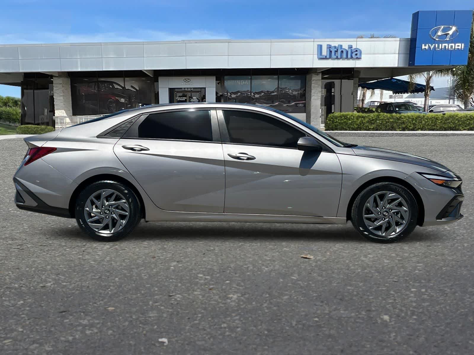 Thumbnail: 2024 Hyundai Elantra - 9