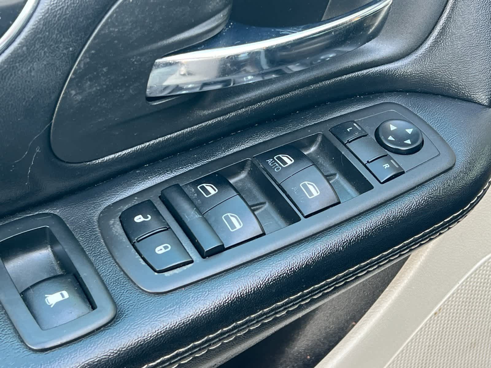 Thumbnail: 2019 Dodge Grand Caravan - 13