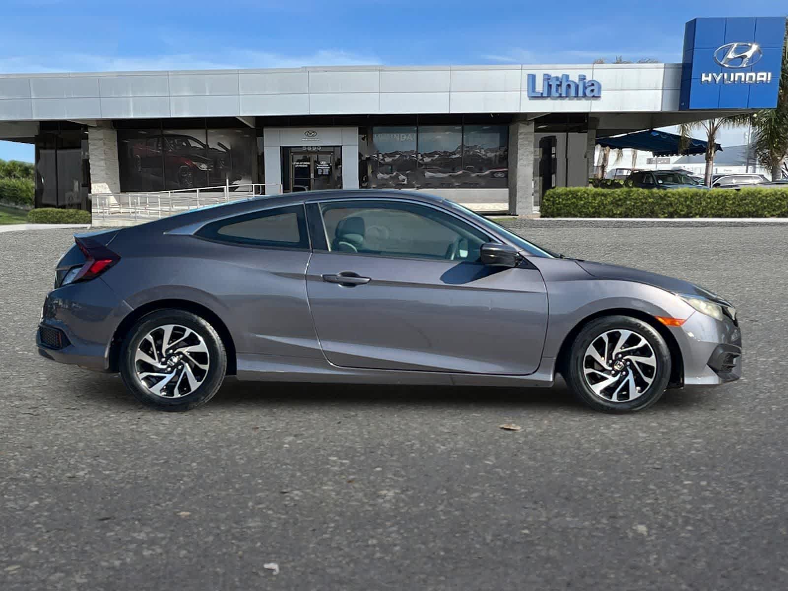 Thumbnail: 2017 Honda Civic - 9