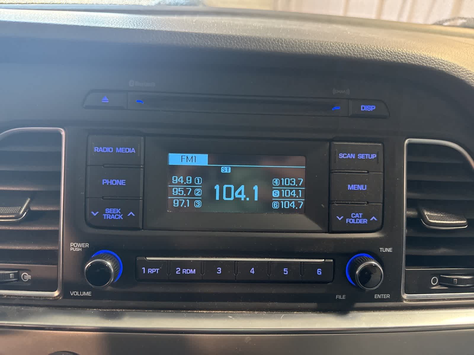 Thumbnail: 2015 Hyundai Sonata - 19