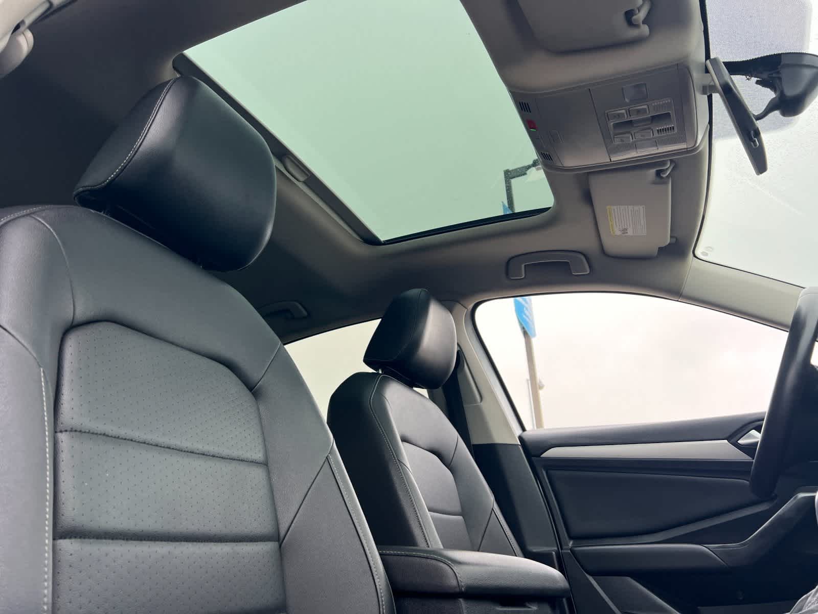 Thumbnail: 2021 Volkswagen Jetta - 17