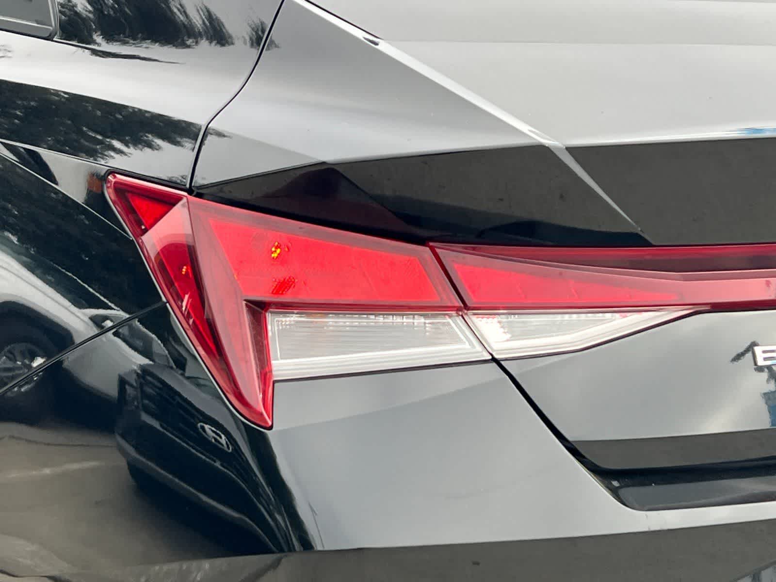 Thumbnail: 2021 Hyundai Elantra - 25