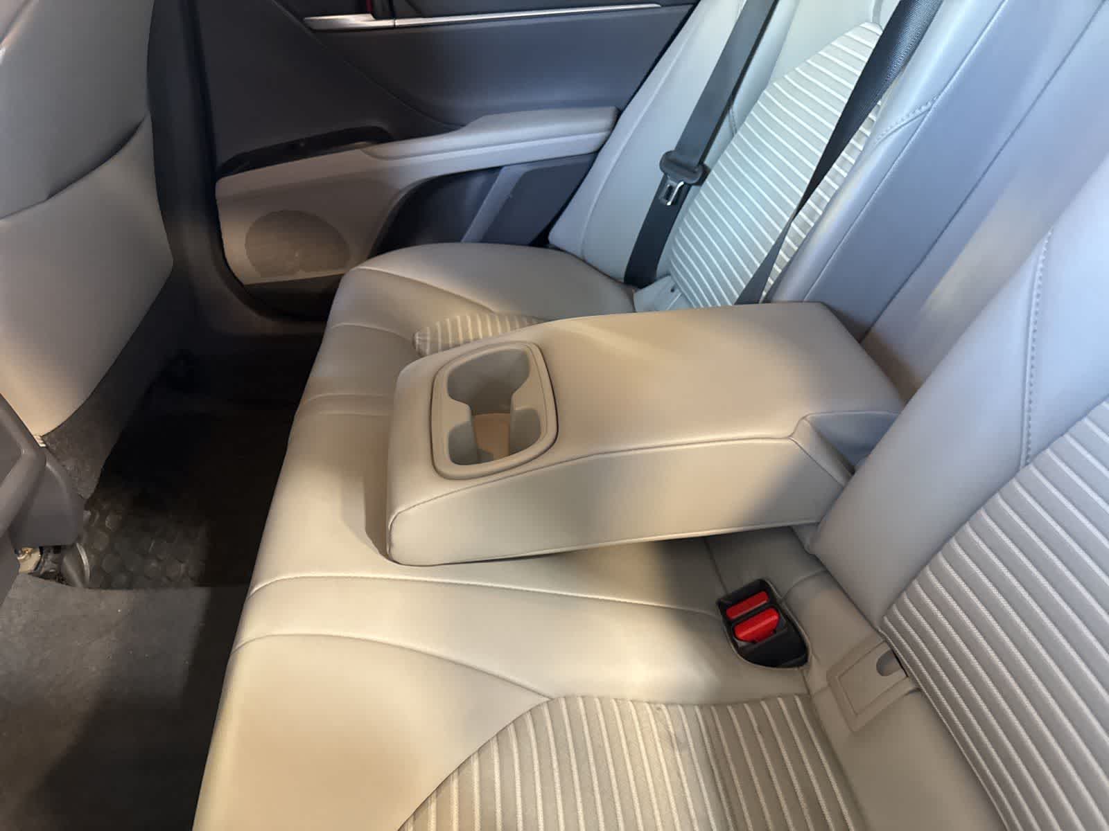 Thumbnail: 2019 Toyota Camry - 14