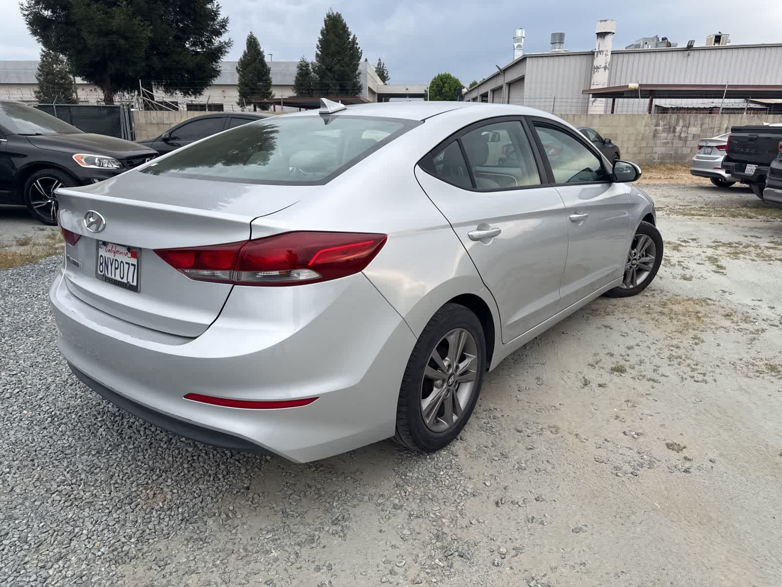 2017 Hyundai Elantra SE photo 4