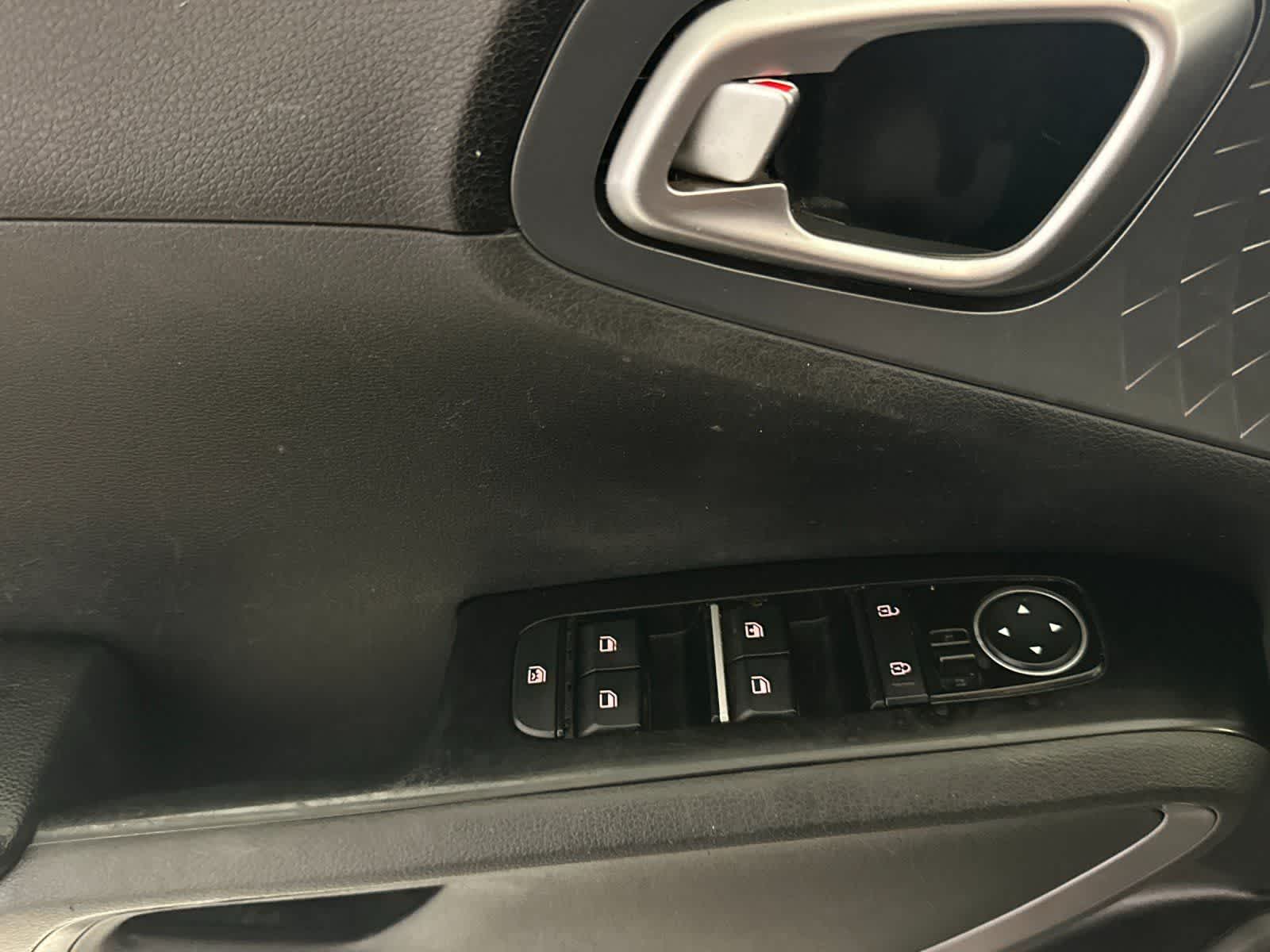 Thumbnail: 2020 Kia Soul - 13