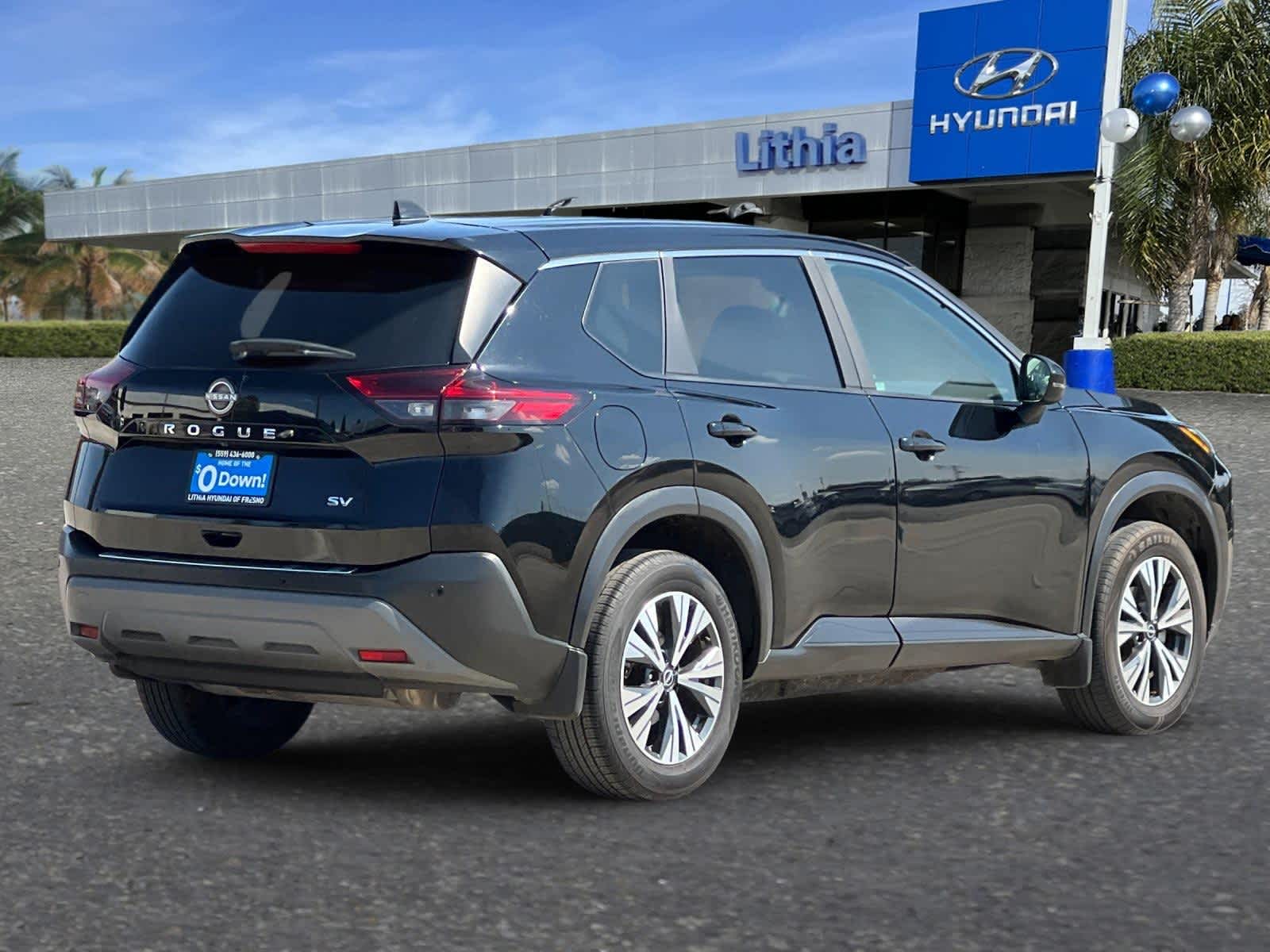 2023 Nissan Rogue SV photo 2