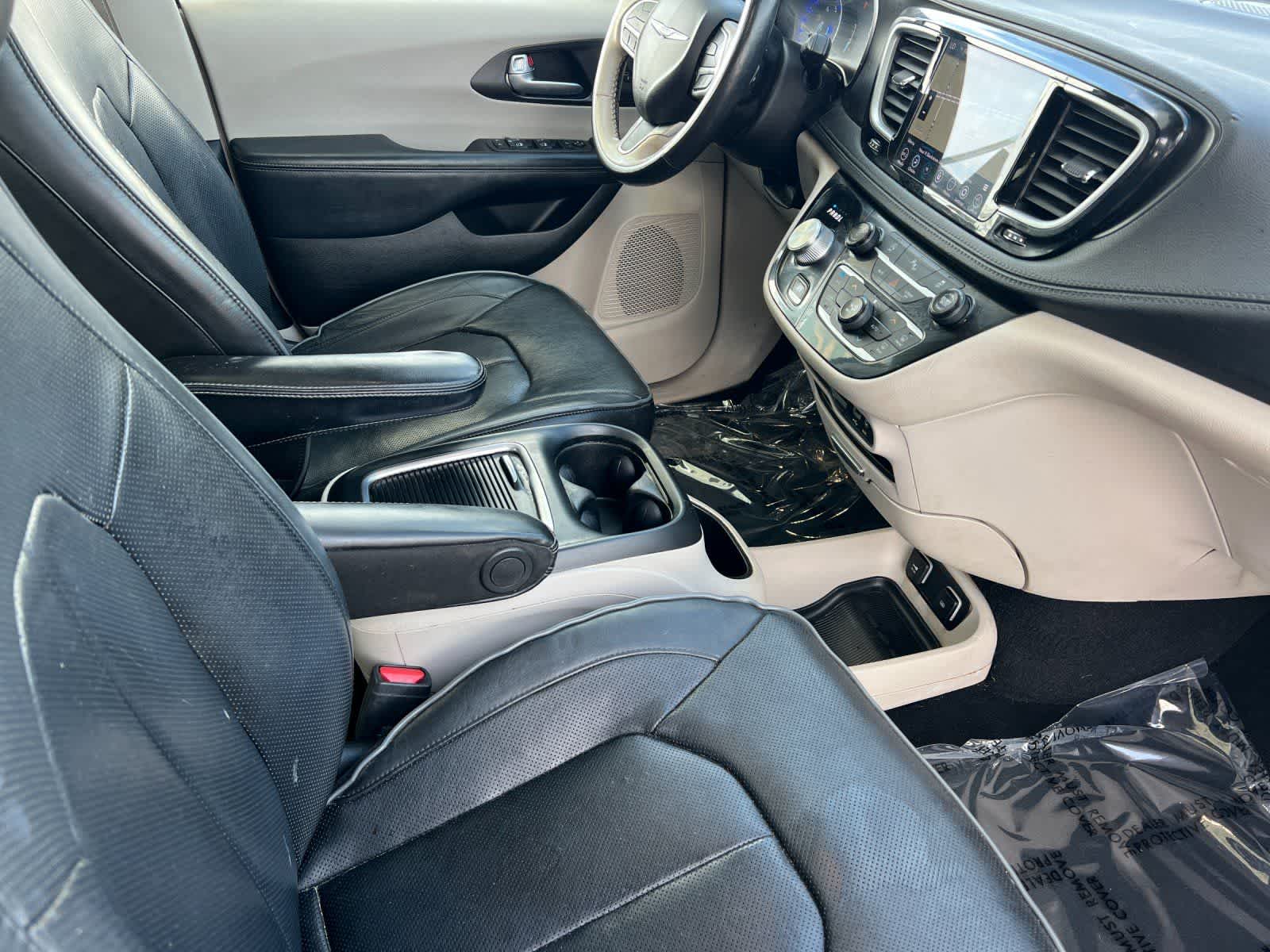 Thumbnail: 2020 Chrysler Pacifica - 17