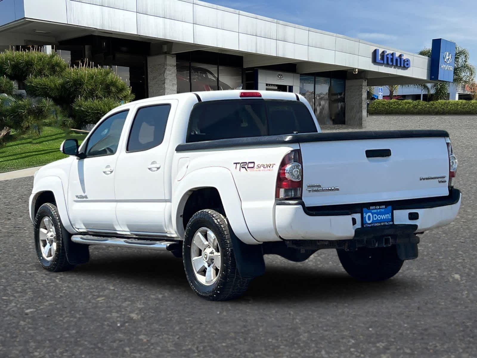 Thumbnail: 2014 Toyota Tacoma - 6