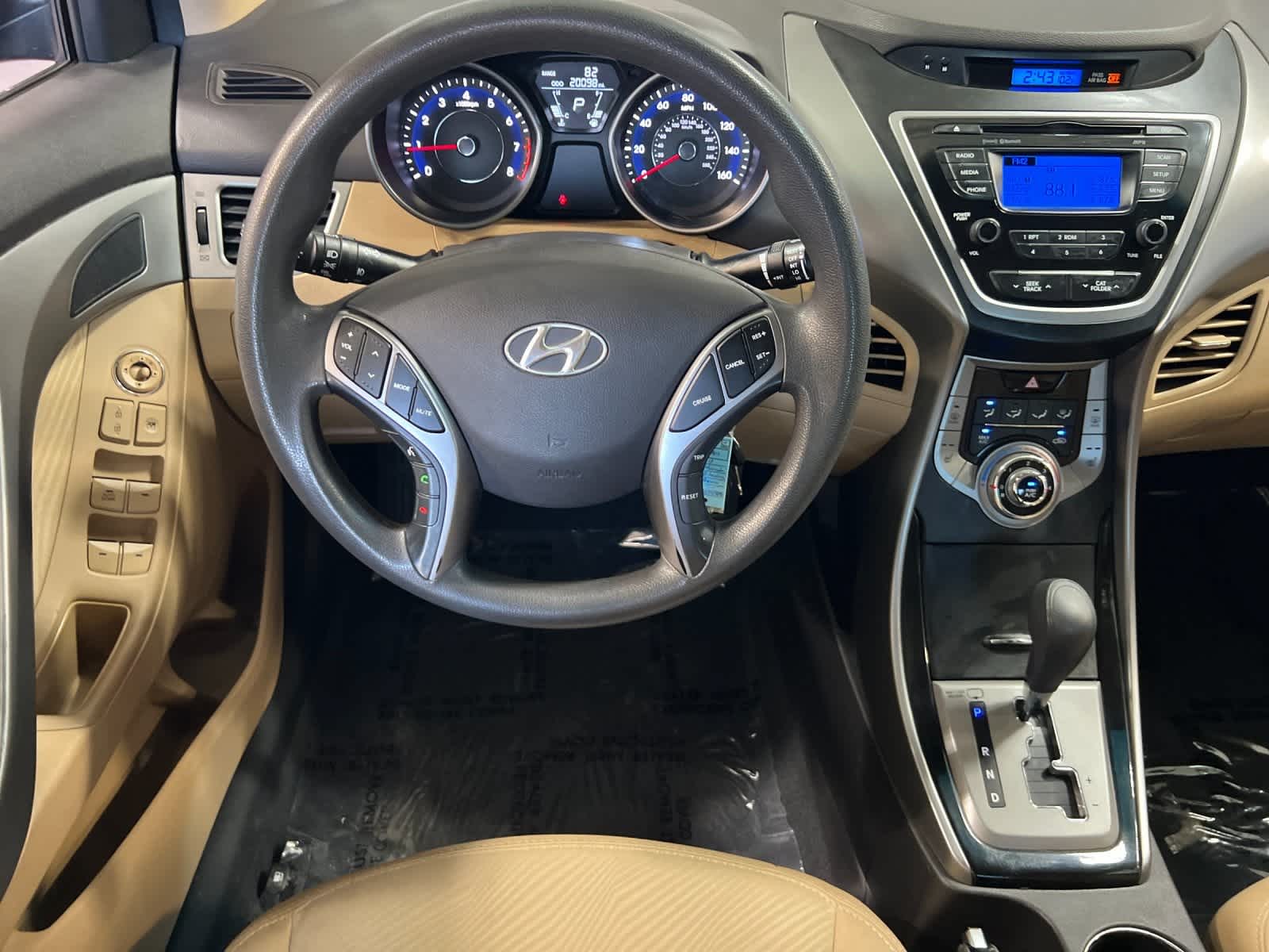 Thumbnail: 2013 Hyundai Elantra - 14