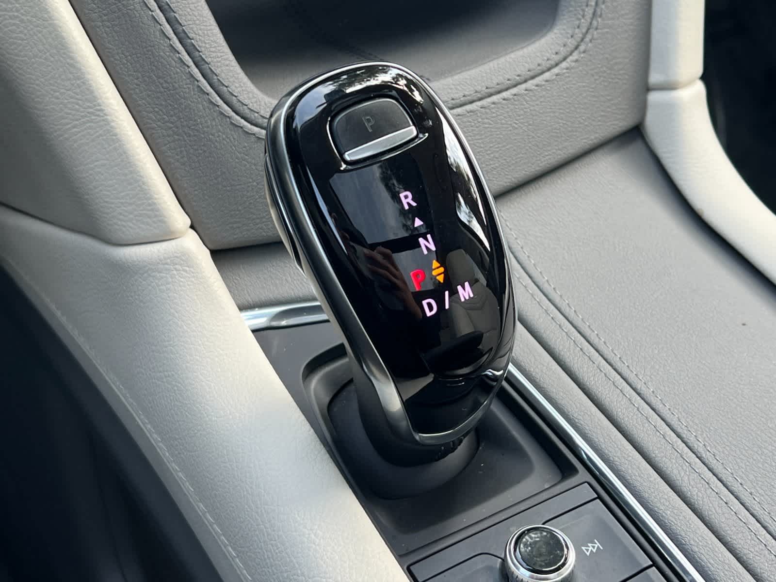 Thumbnail: 2022 Cadillac XT6 - 22