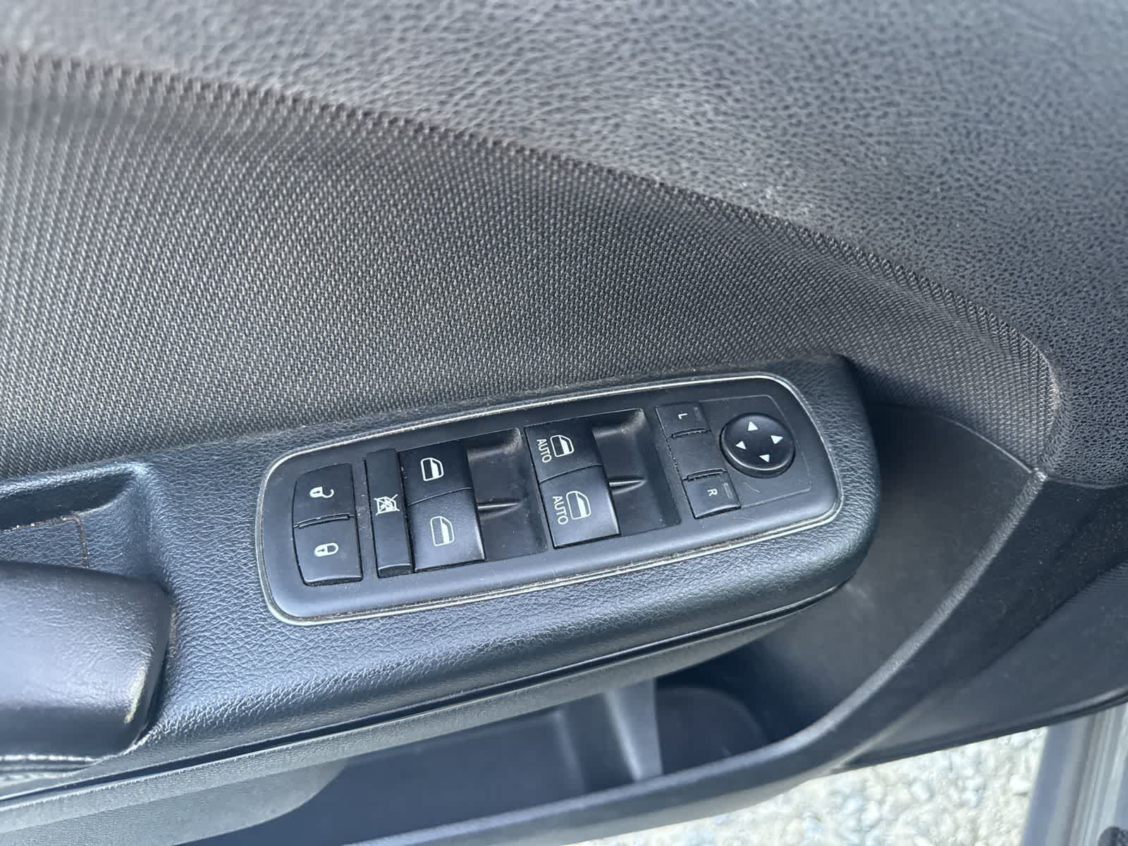 Thumbnail: 2018 Dodge Charger - 14