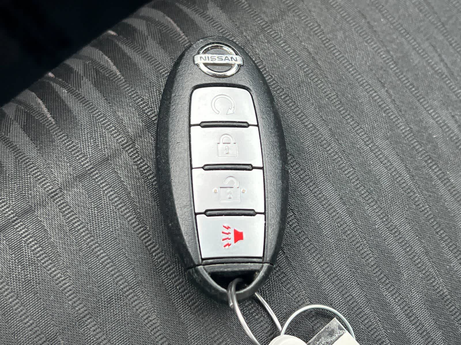 Thumbnail: 2017 Nissan Rogue - 28