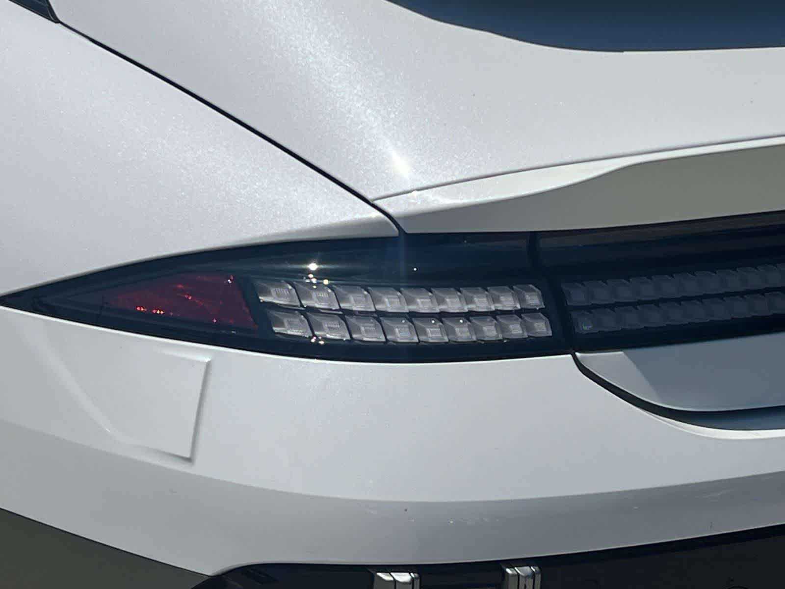 Thumbnail: 2023 Hyundai Ioniq 6 - 27