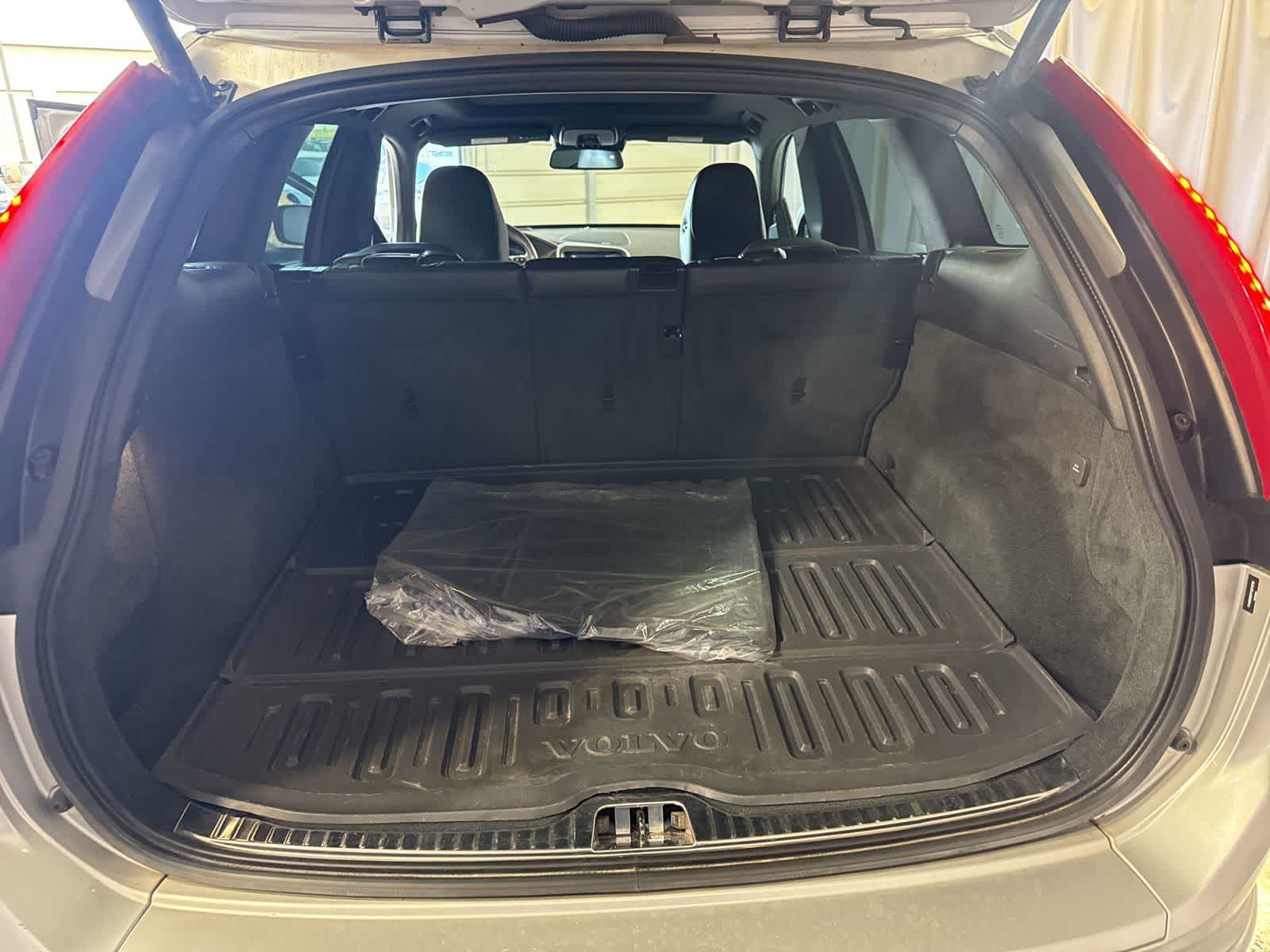 Thumbnail: 2015 Volvo XC60 - 16