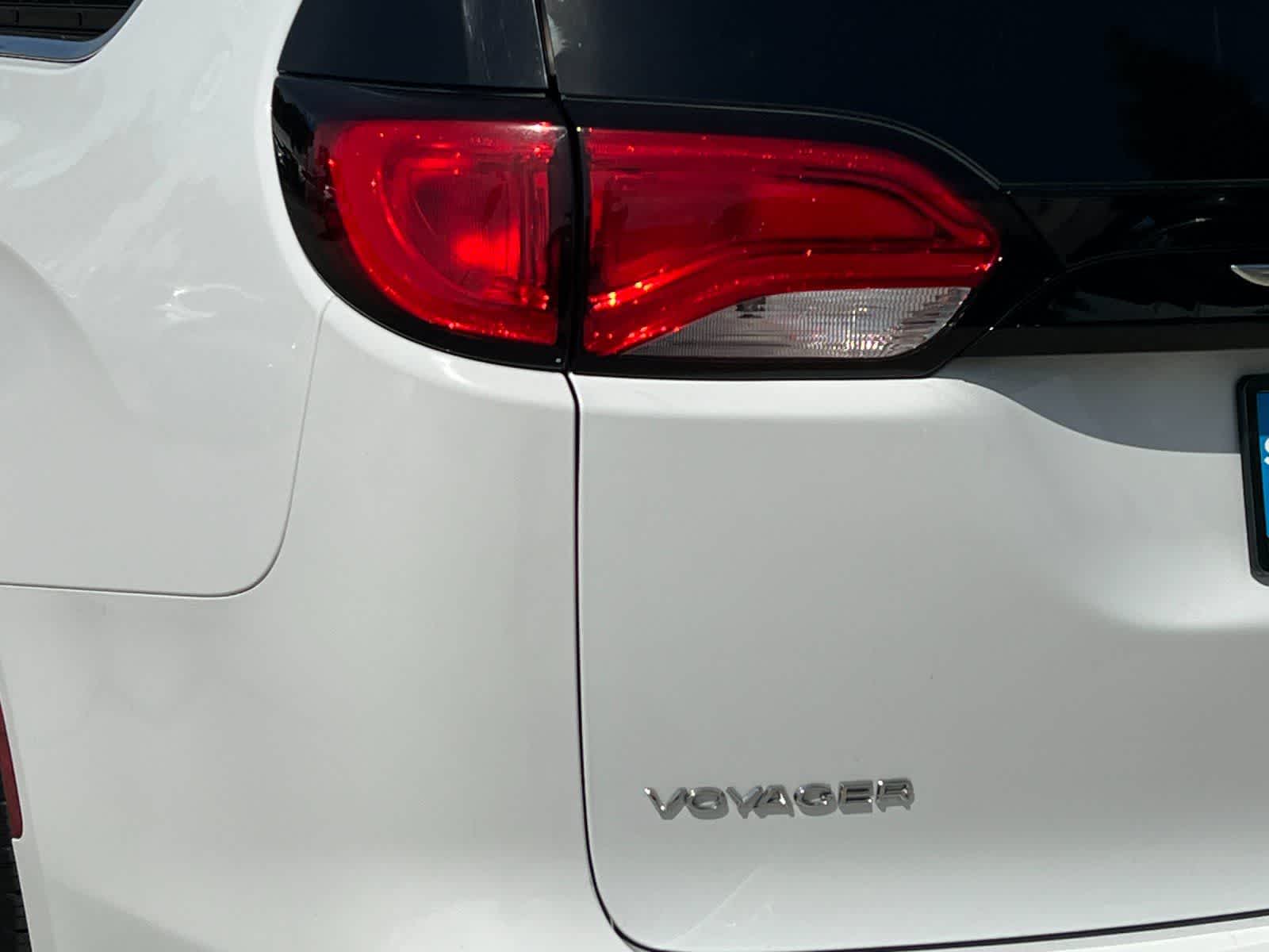 Thumbnail: 2023 Chrysler Voyager - 28