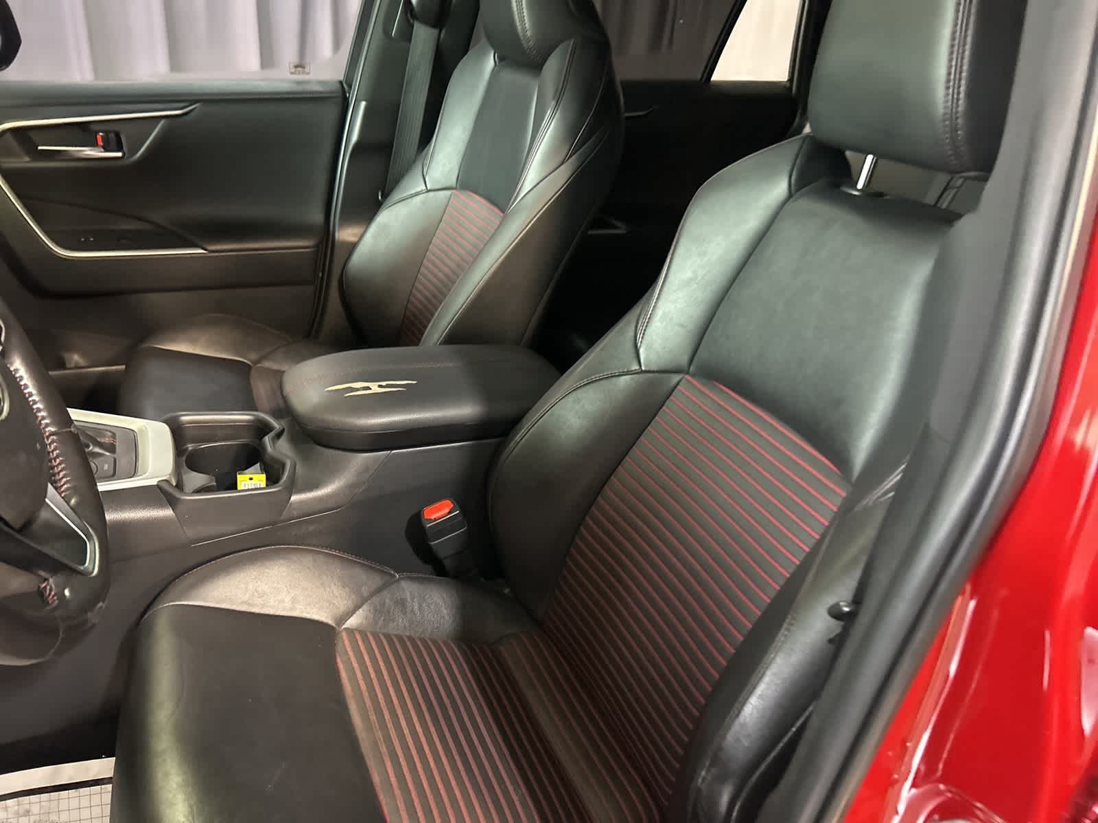 Thumbnail: 2021 Toyota RAV4 - 27