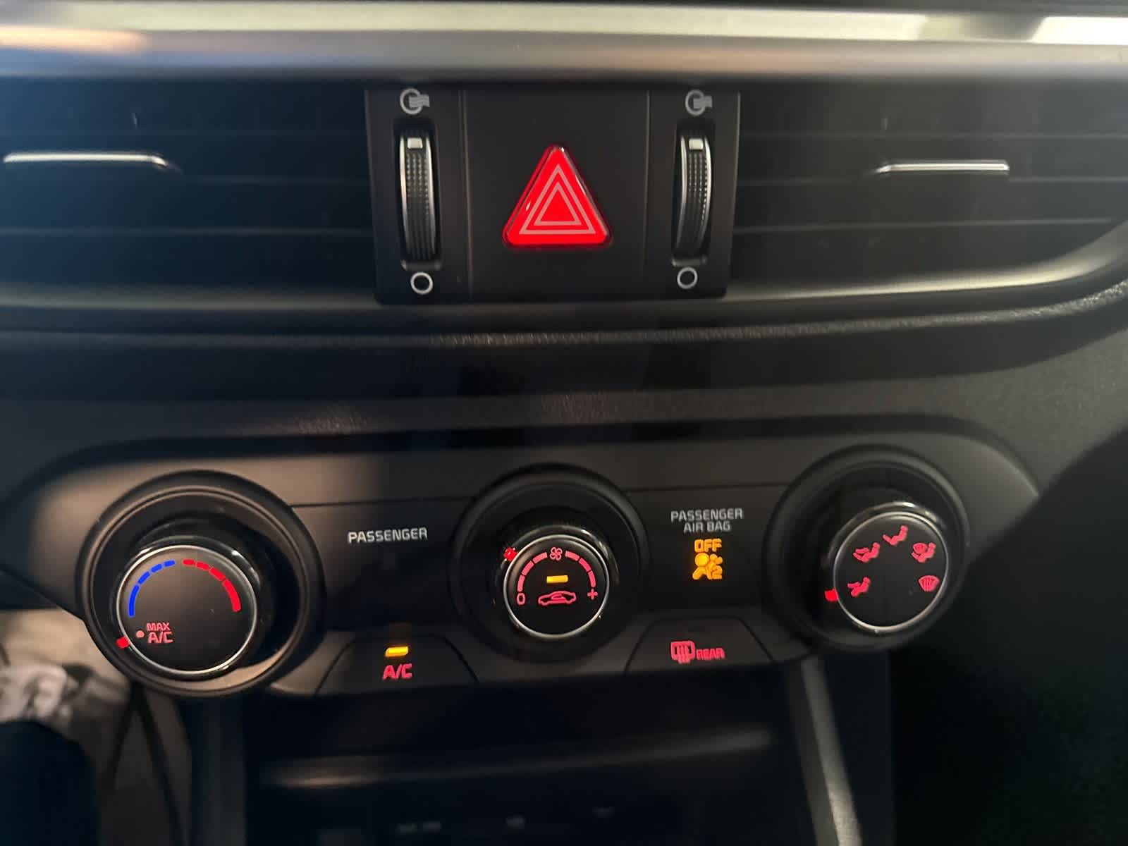 Thumbnail: 2024 Kia Forte - 21