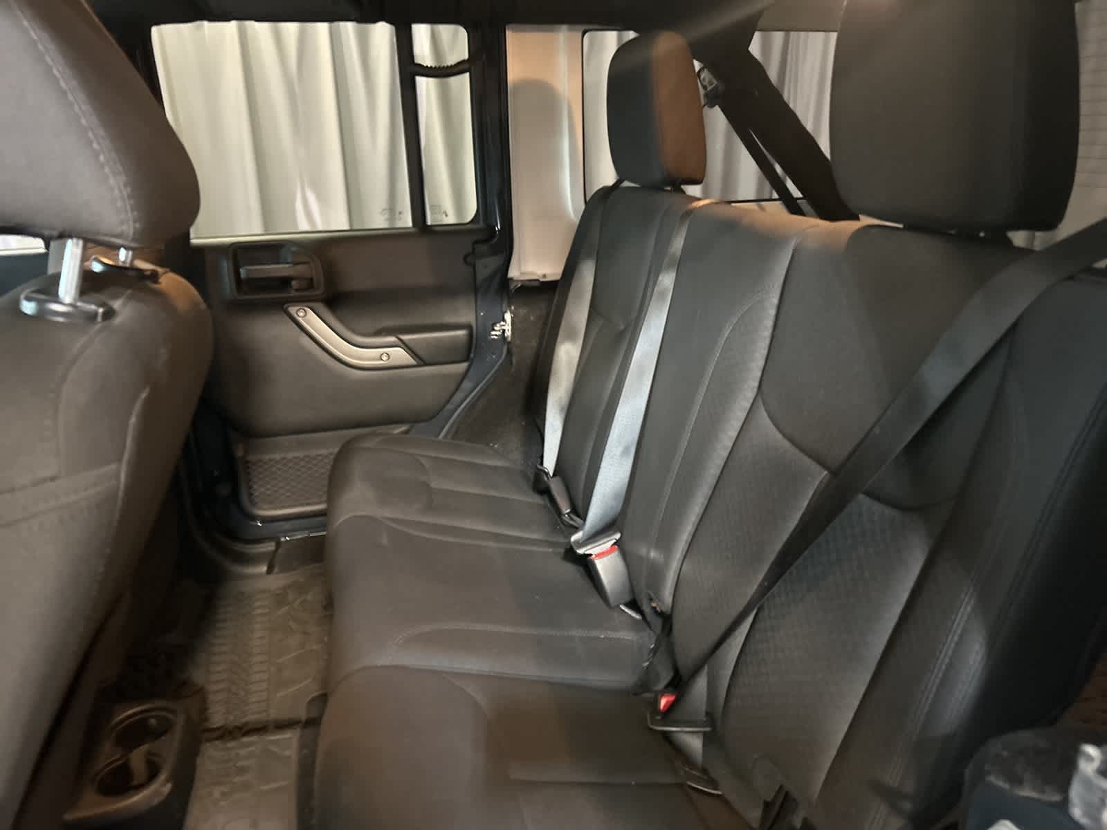 Thumbnail: 2016 Jeep Wrangler - 21