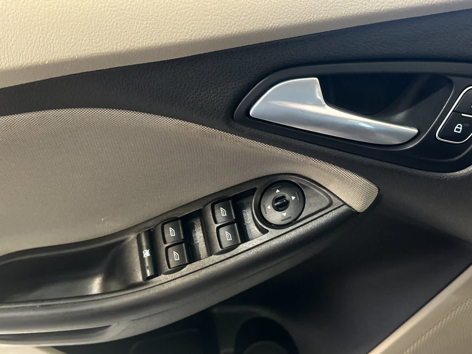 Thumbnail: 2018 Ford Focus - 12