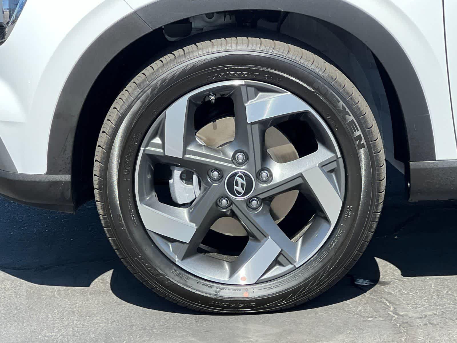 Thumbnail: 2025 Hyundai Venue - 25