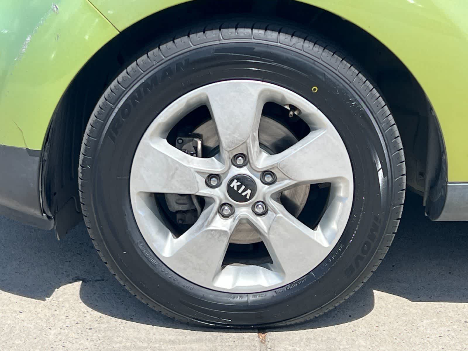 Thumbnail: 2017 Kia Soul - 24