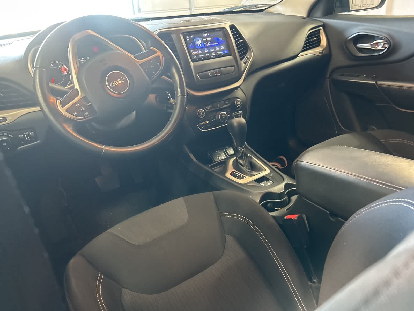 Thumbnail: 2016 Jeep Cherokee - 21