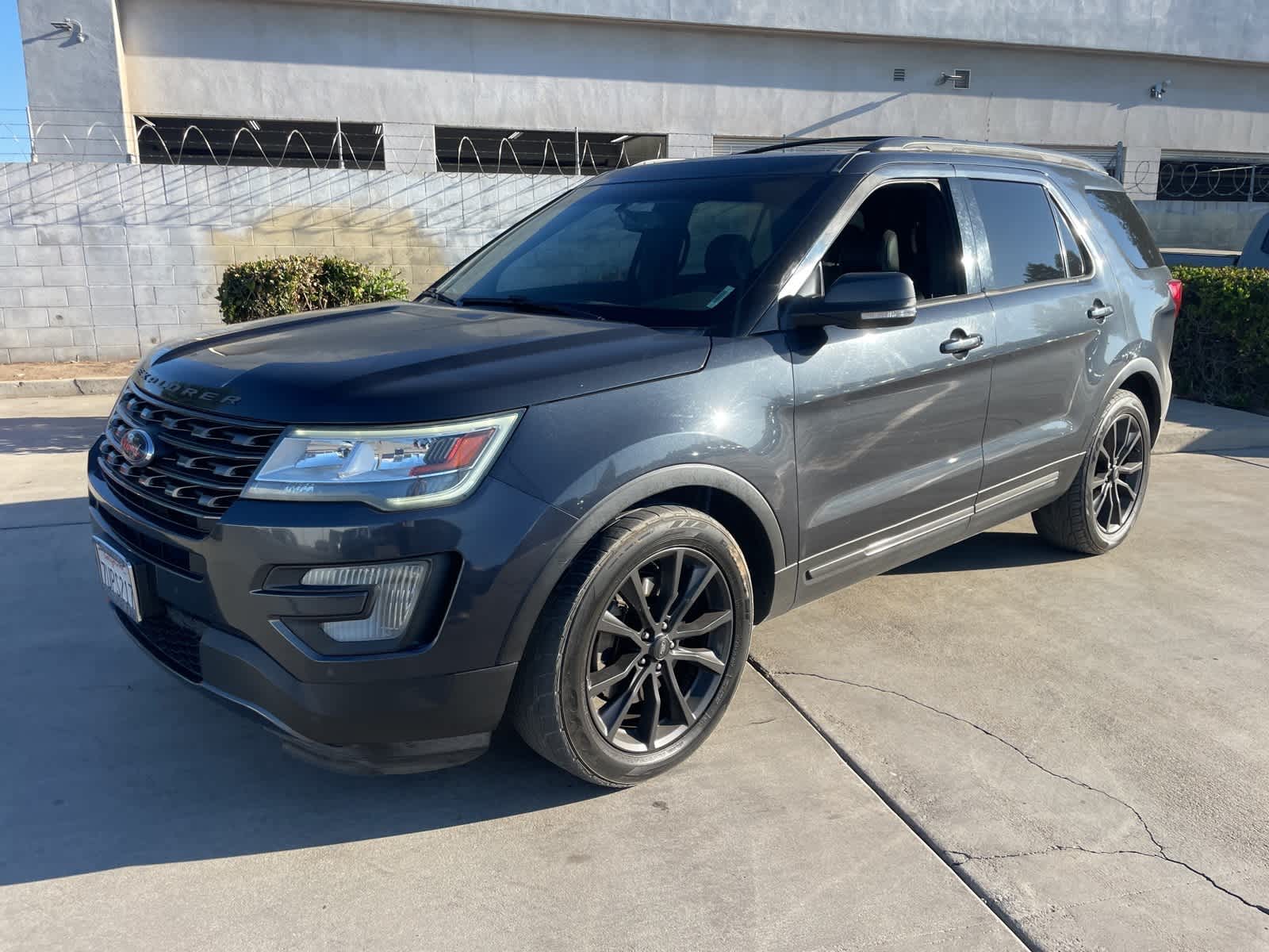 Used 2017 Ford Explorer XLT with VIN 1FM5K7D8XHGA03818 for sale in Fresno, CA