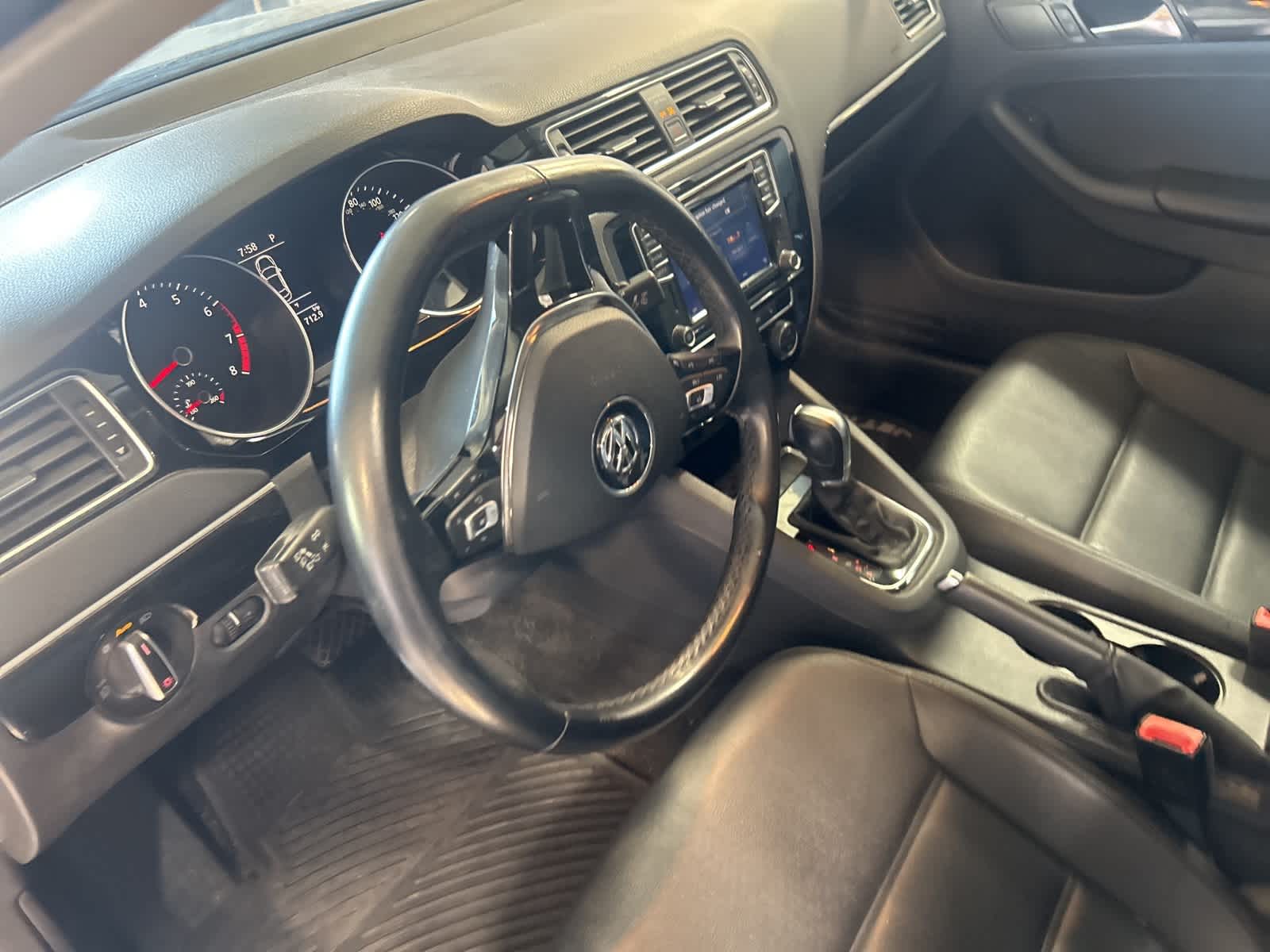 Thumbnail: 2017 Volkswagen Jetta - 25