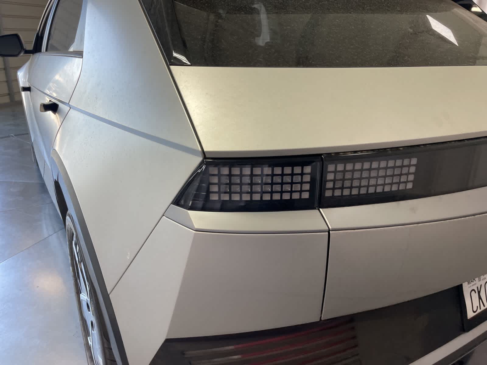 Thumbnail: 2023 Hyundai Ioniq 5 - 18