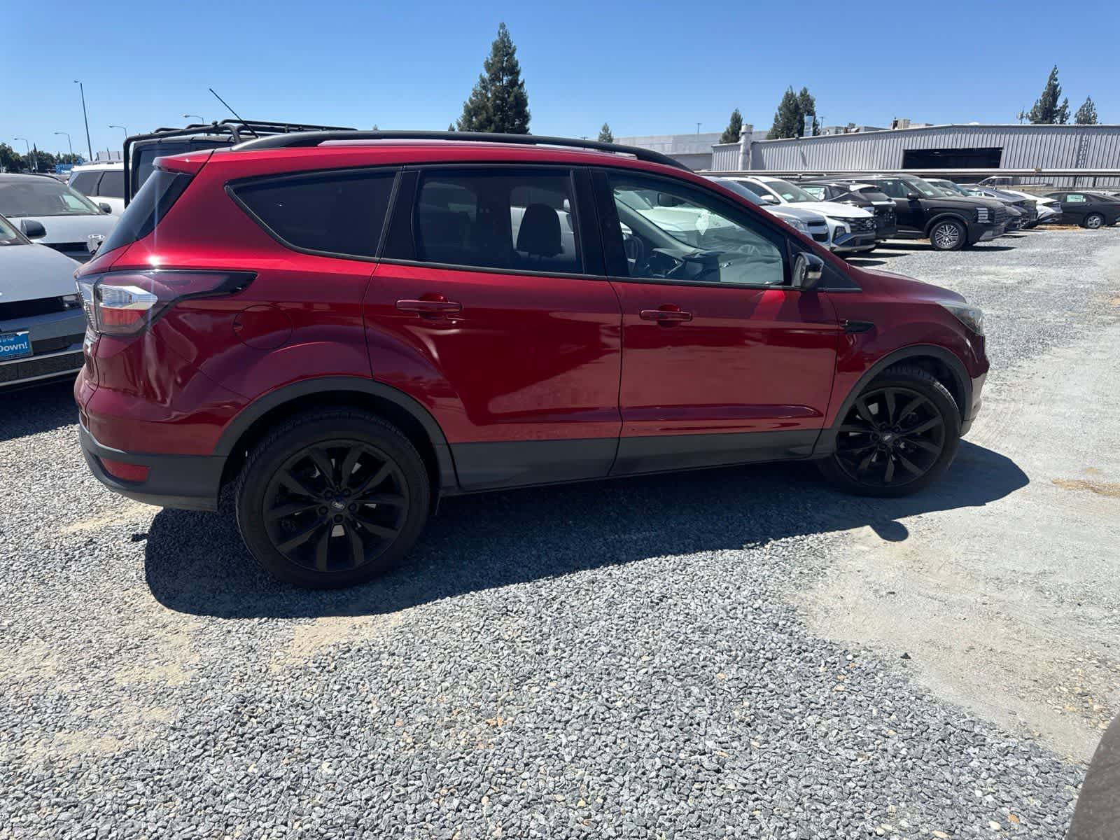 Thumbnail: 2017 Ford Escape - 3