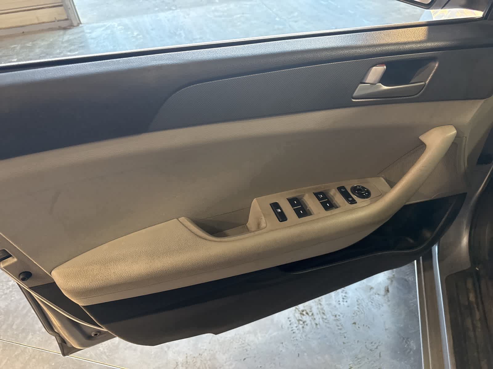 Thumbnail: 2015 Hyundai Sonata - 15