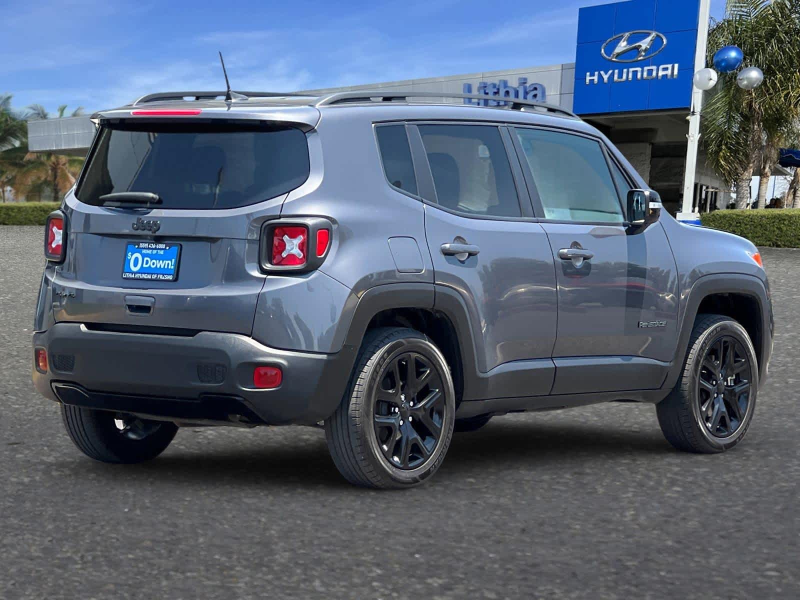 Used 2022 Jeep Renegade Altitude with VIN ZACNJDE19NPN52557 for sale in Fresno, CA