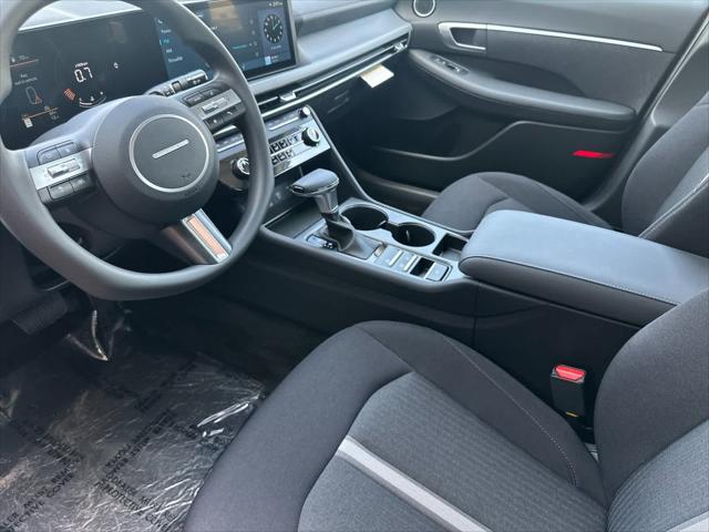 2025 Hyundai Sonata SE 12