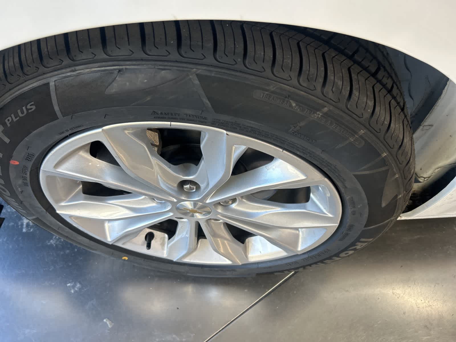 Thumbnail: 2025 Chevrolet Malibu - 18