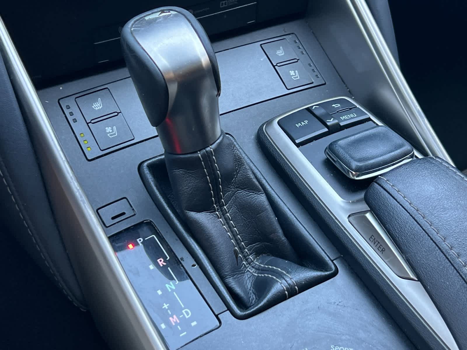 Thumbnail: 2019 Lexus IS - 21