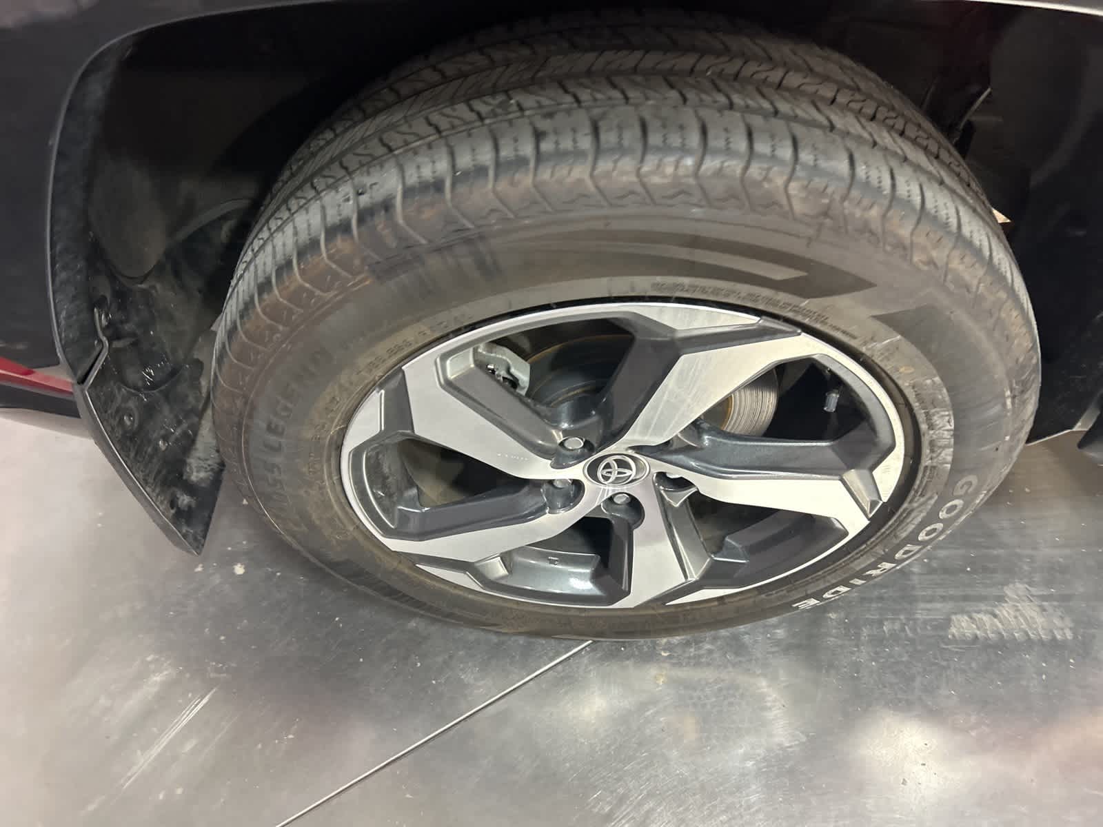 Thumbnail: 2021 Toyota RAV4 - 8