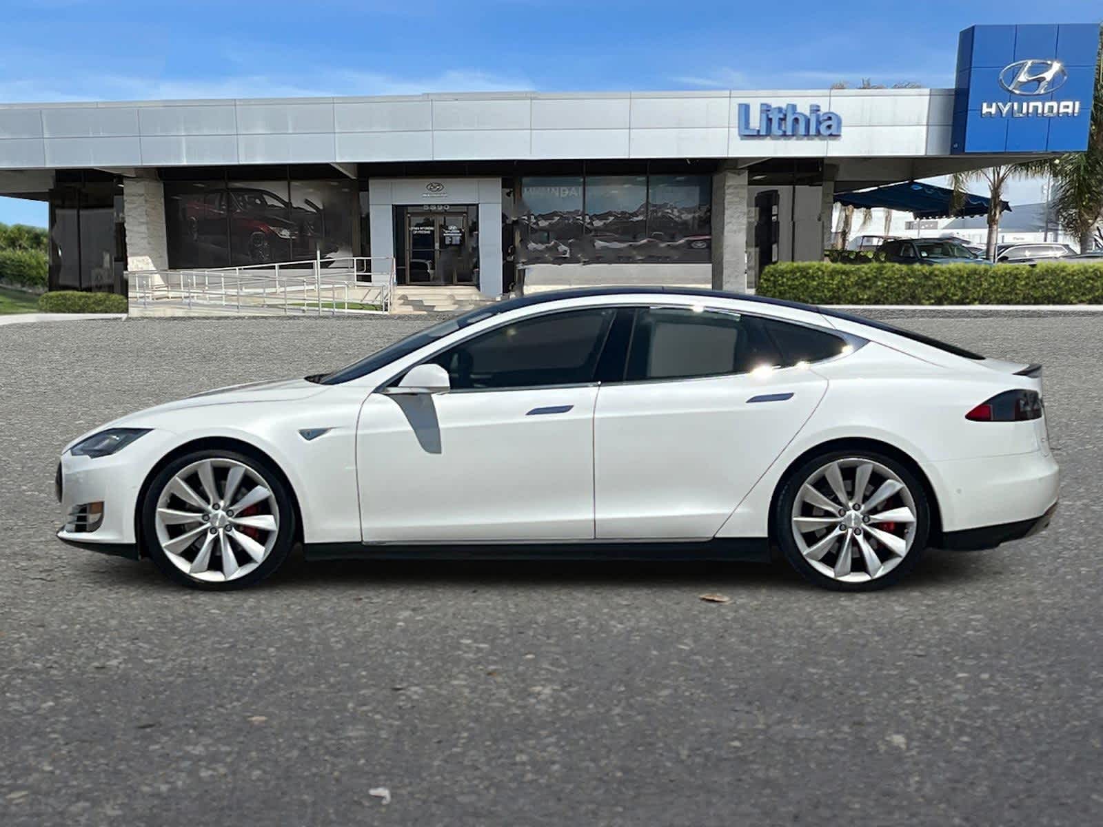 Thumbnail: 2015 Tesla Model S - 5