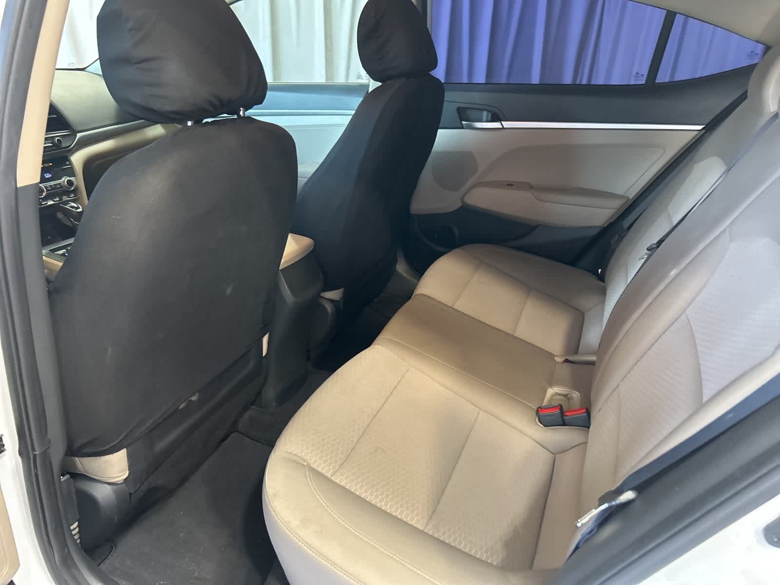 2020 Hyundai Elantra SE 17