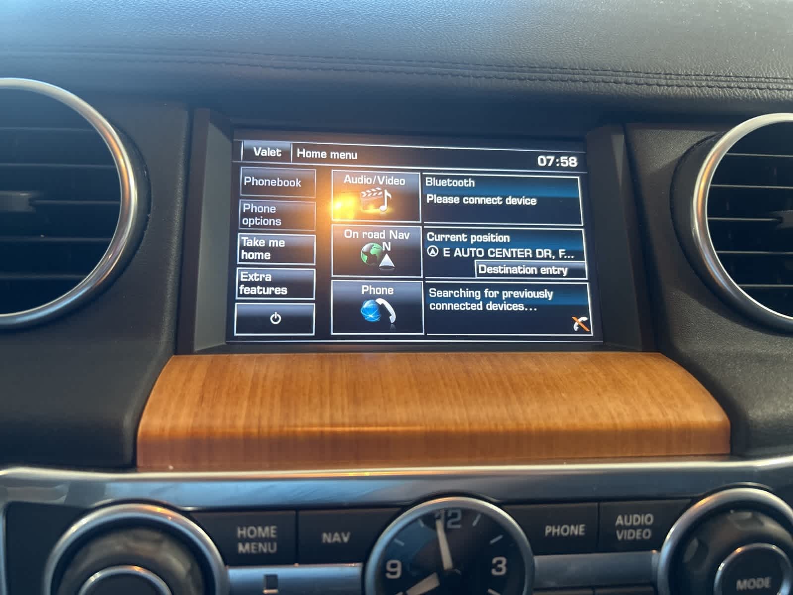 Thumbnail: 2015 Land Rover LR4 - 27