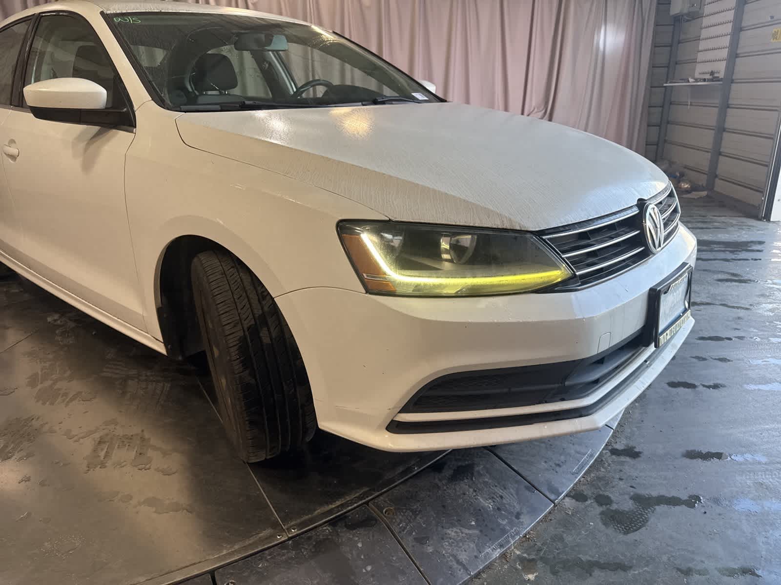 Thumbnail: 2017 Volkswagen Jetta - 8