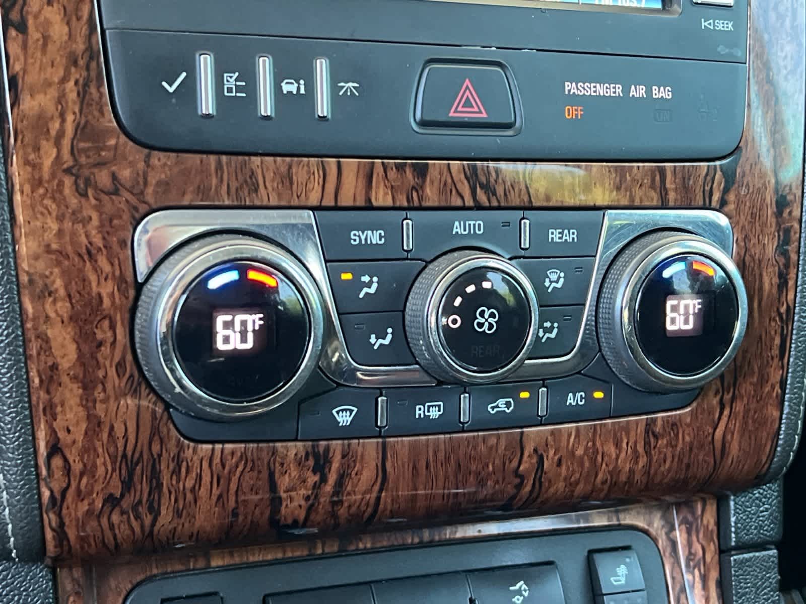 Thumbnail: 2014 Chevrolet Traverse - 19