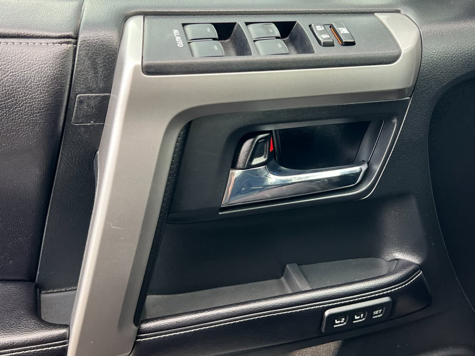 Thumbnail: 2016 Toyota 4Runner - 12