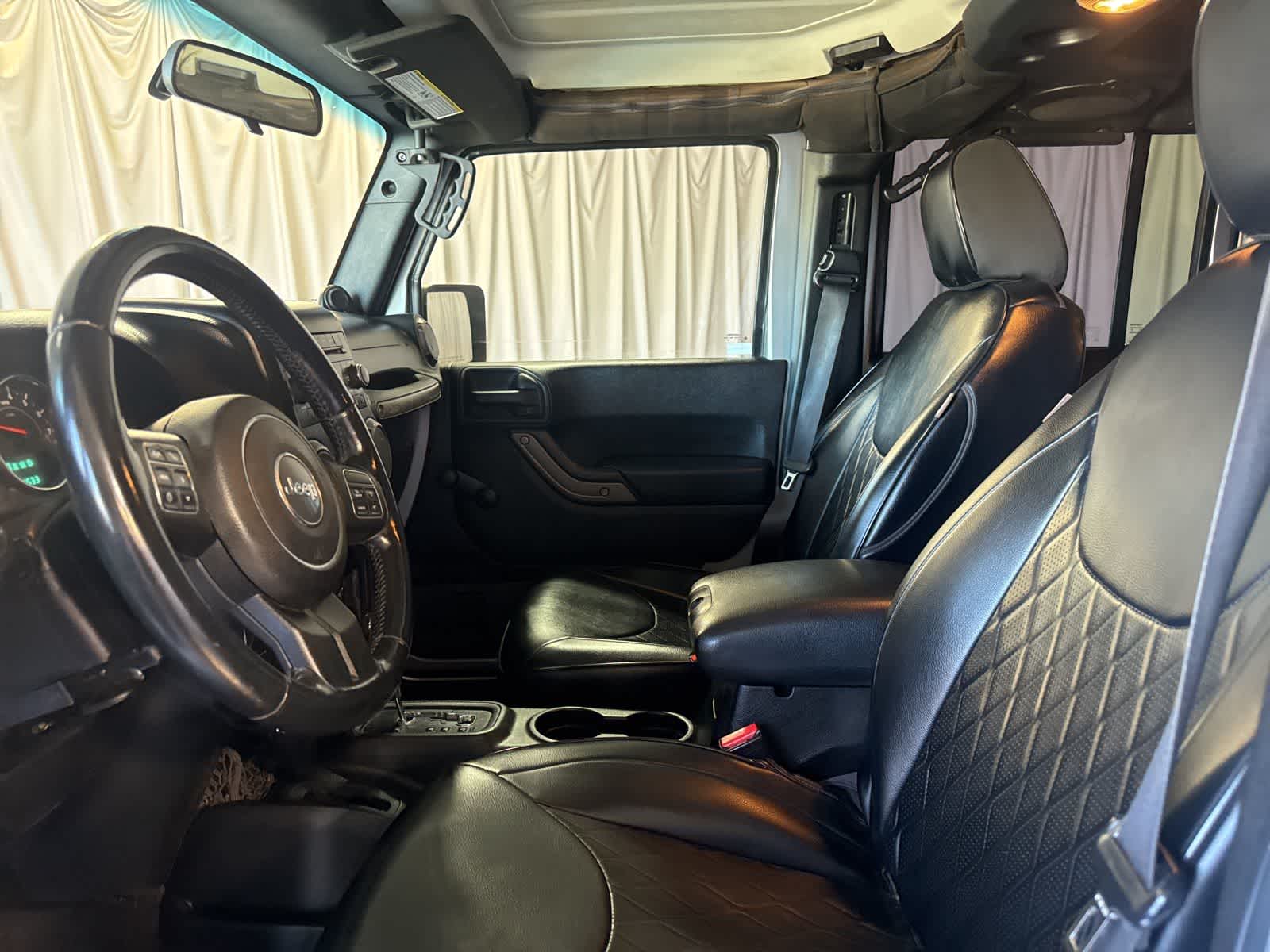 Thumbnail: 2013 Jeep Wrangler - 16