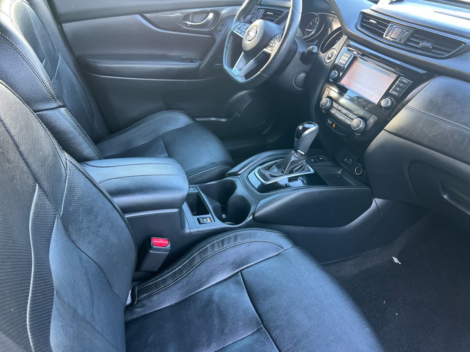 Thumbnail: 2019 Nissan Rogue - 17