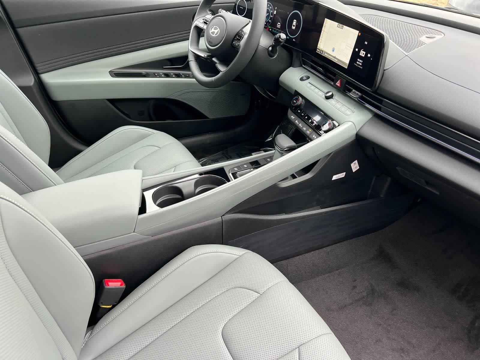 Thumbnail: 2025 Hyundai Elantra - 15