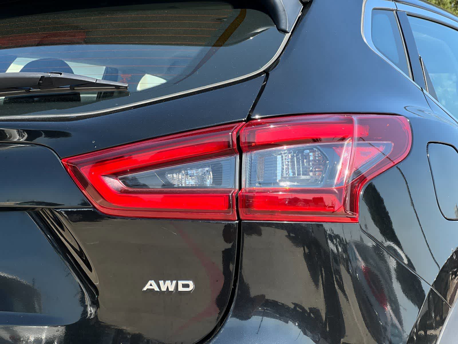 Thumbnail: 2020 Nissan Rogue Sport - 27